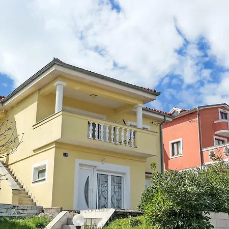 Sarah Mit Balkon By Interhome *